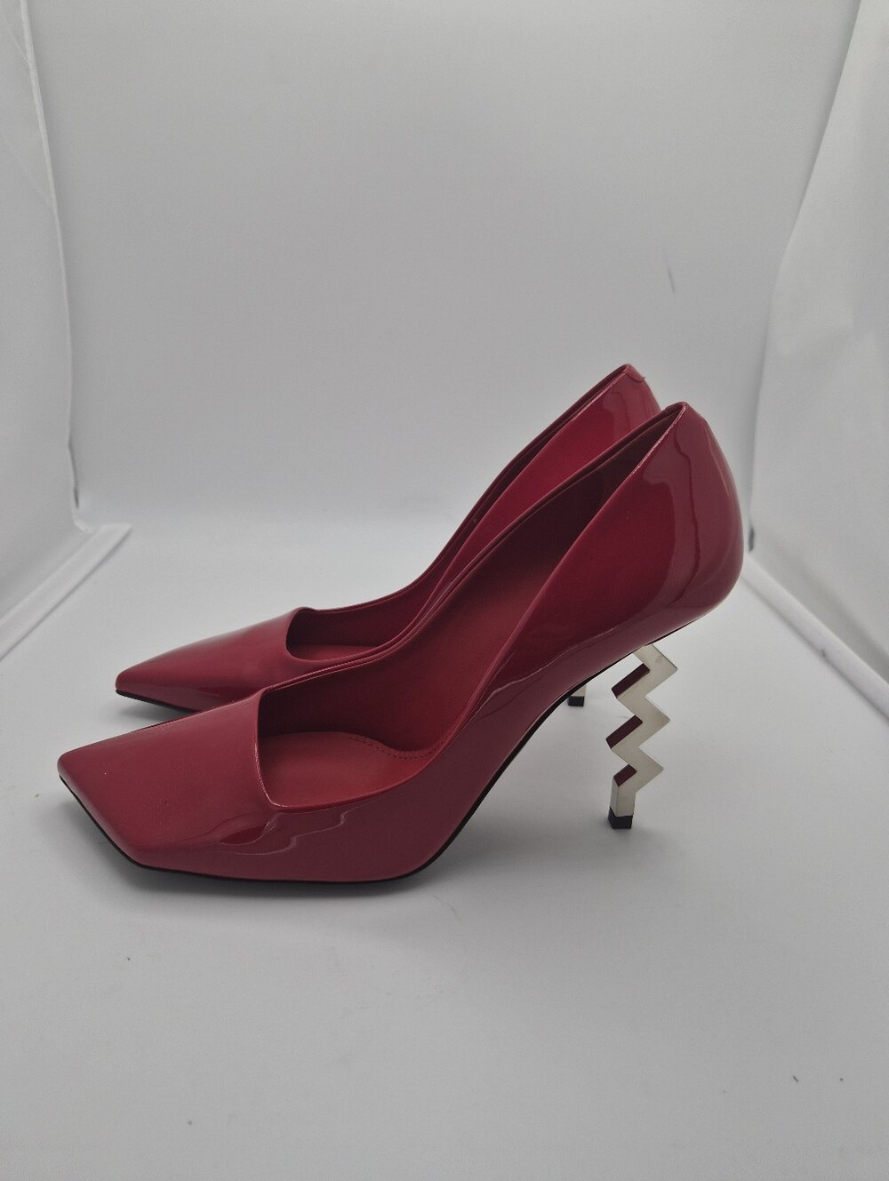 Dolce & Gabbana Red Patent Leather Pointed Pumps - Picture 4 of 7